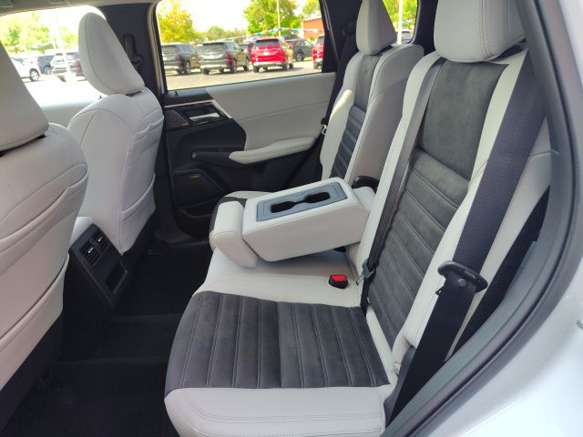 2025 Mitsubishi Outlander SE photo 21