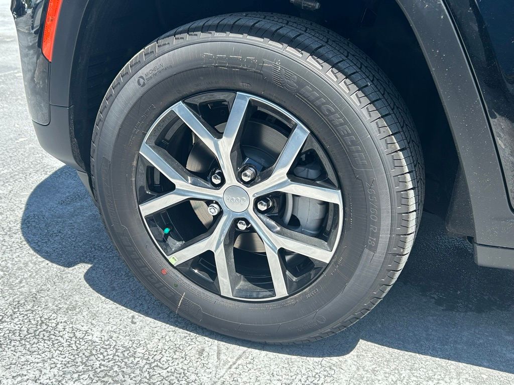 2025 Jeep Grand Cherokee Limited photo 13