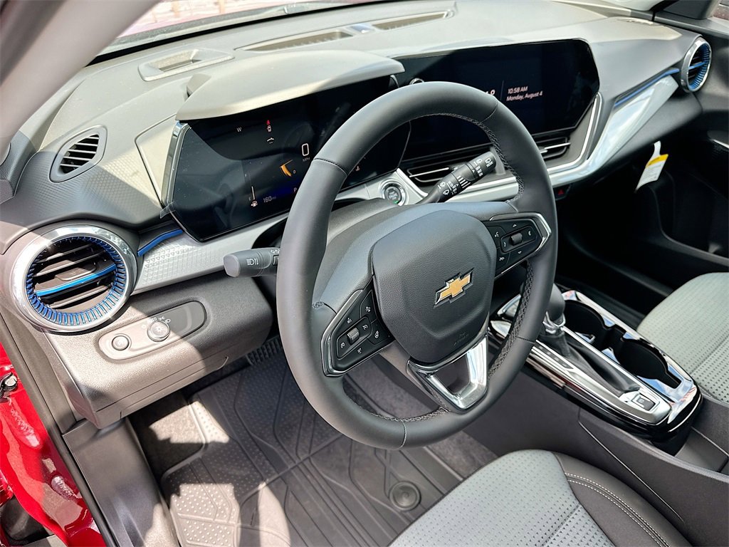 2025 Chevrolet Trax LT photo 6