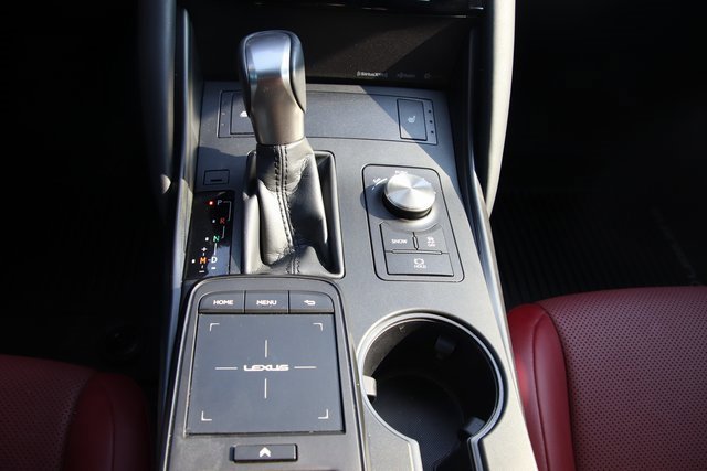 2024 Lexus IS 350 F SPORT photo 17