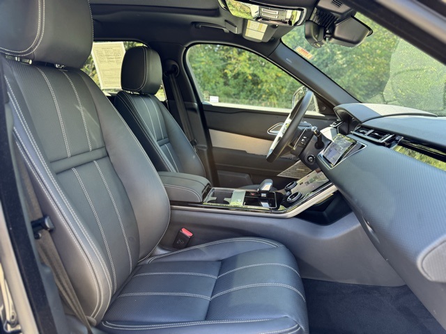 2022 Land Rover Range Rover Velar P250 R-Dynamic S photo 21
