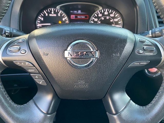 2019 Nissan Pathfinder SV photo 8