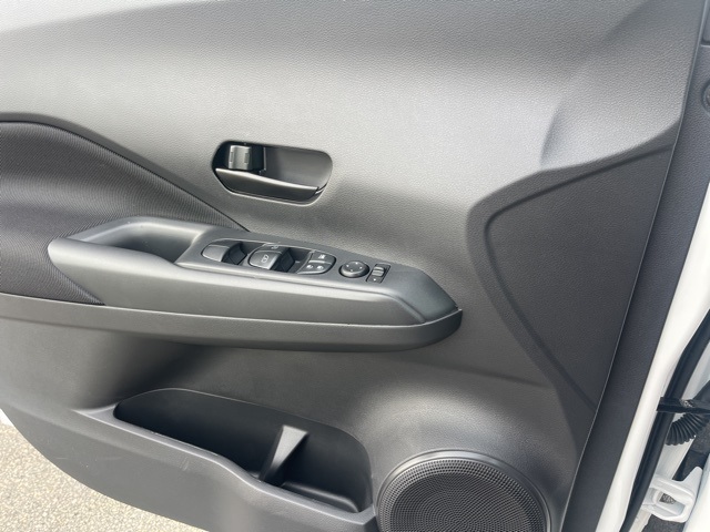 2025 Nissan Kicks Play S photo 4