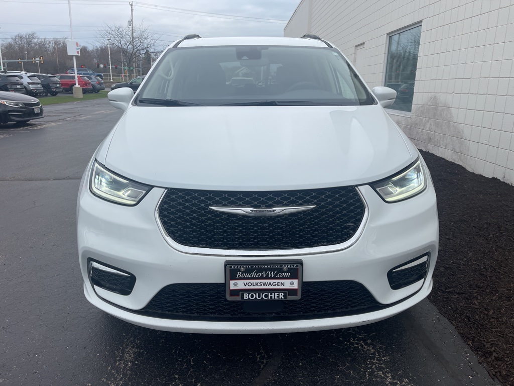 2022 Chrysler Pacifica Touring L photo 8