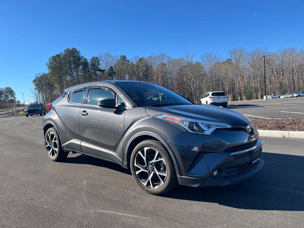 2019 Toyota C-HR Limited's photo