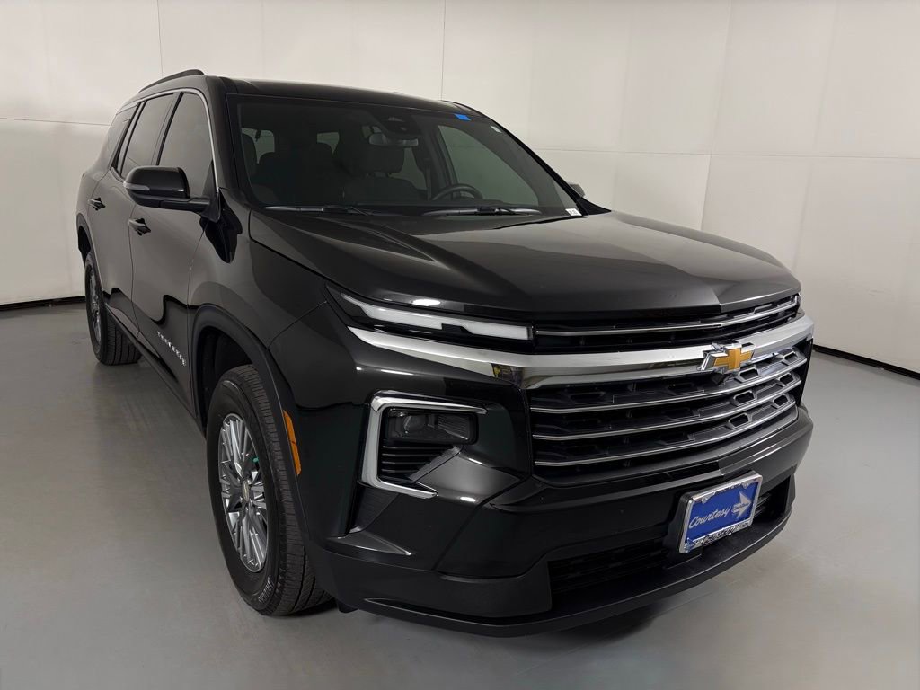2025 Chevrolet Traverse photo 4