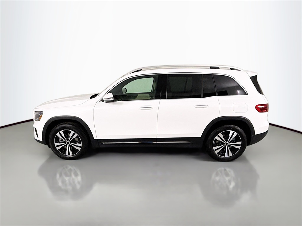 2025 Mercedes Benz GLB 250 4MATIC photo 2