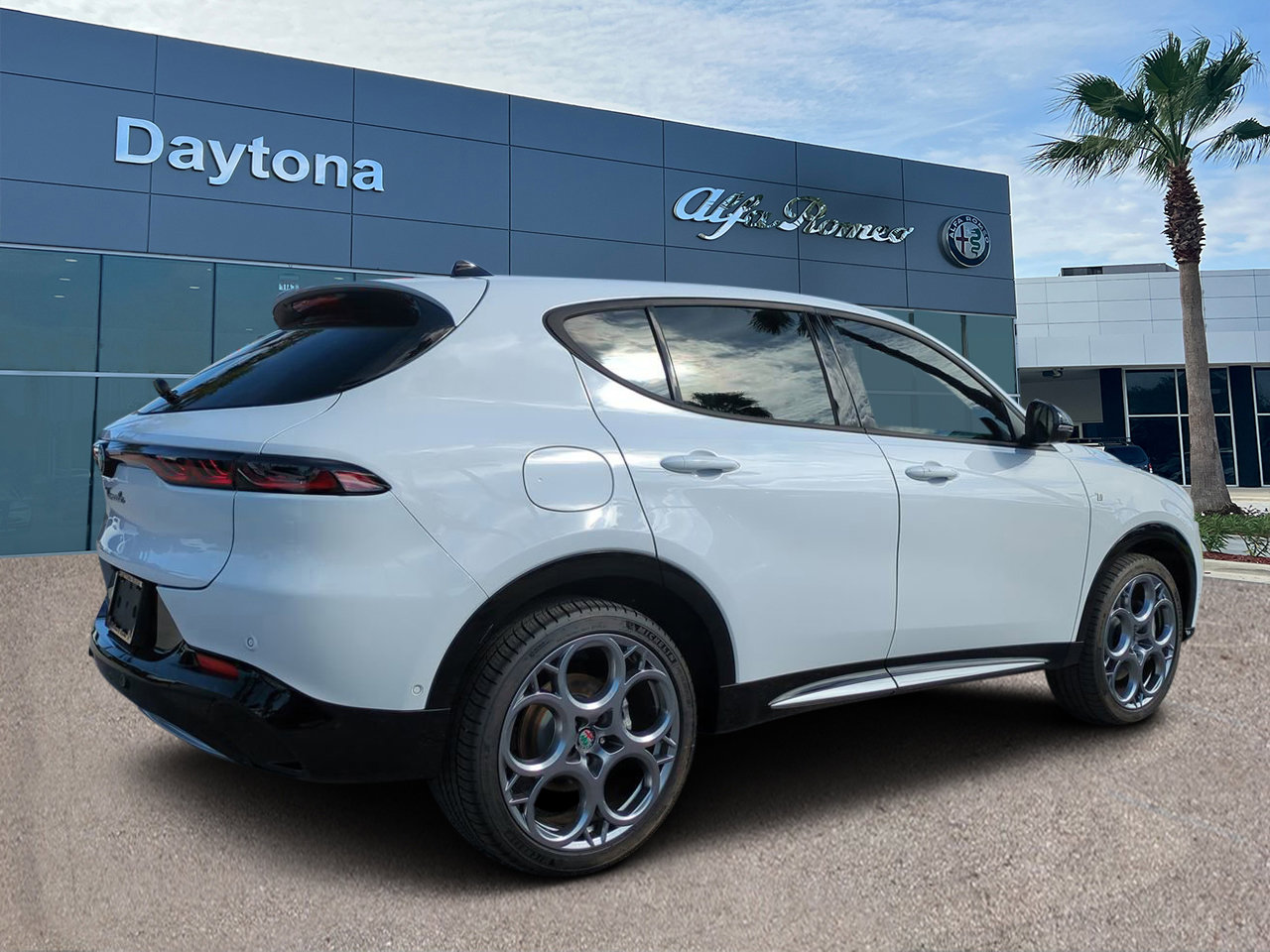 2024 Alfa Romeo Tonale Ti photo 3