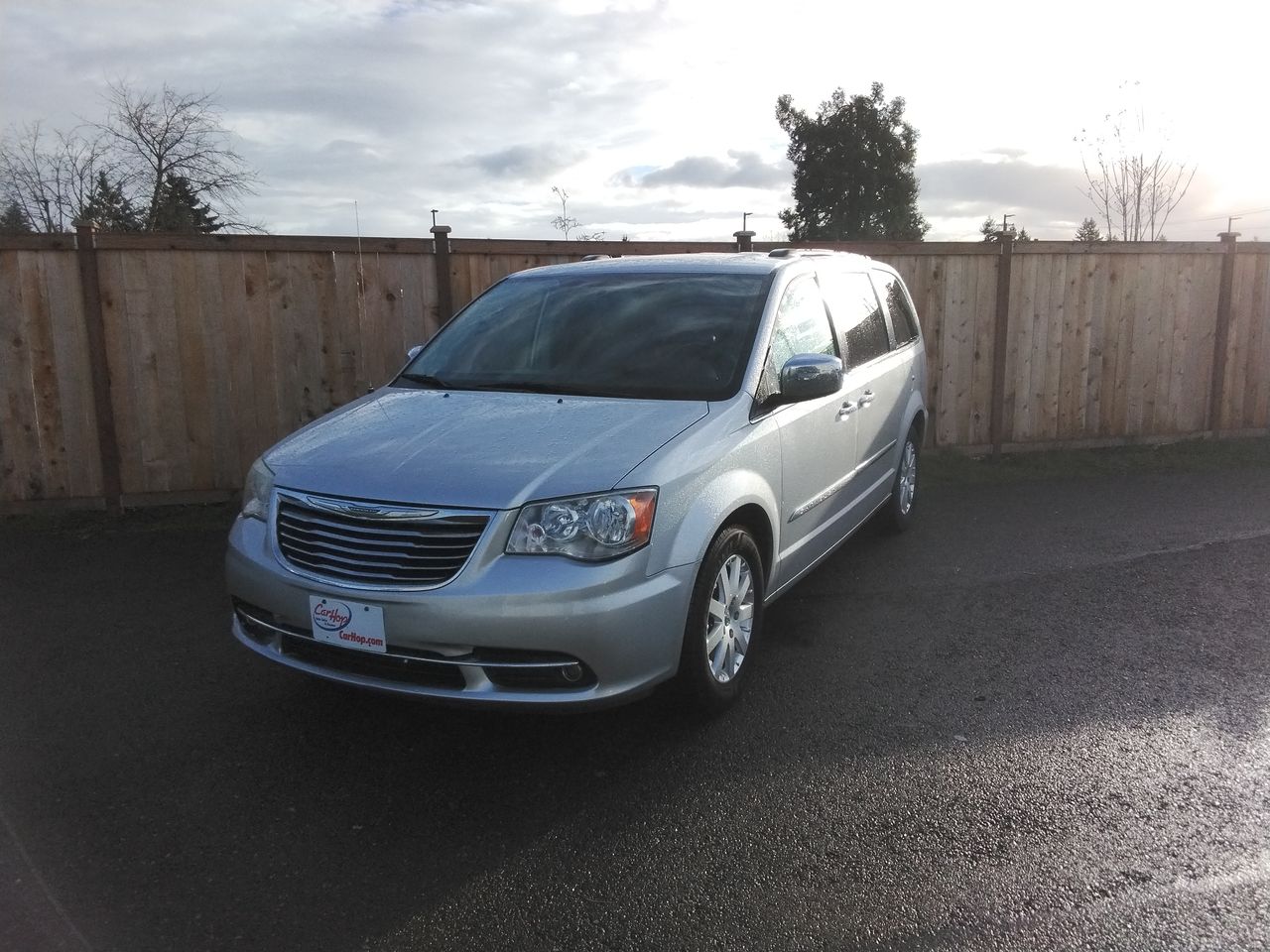 2012 Chrysler Town & Country Touring-L's photo