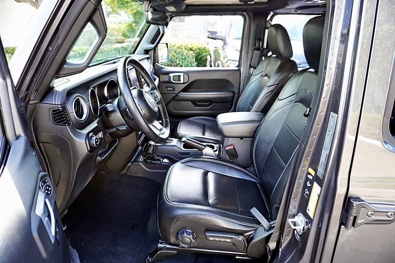 Certified Used 2021 Gray Jeep Overland image 17