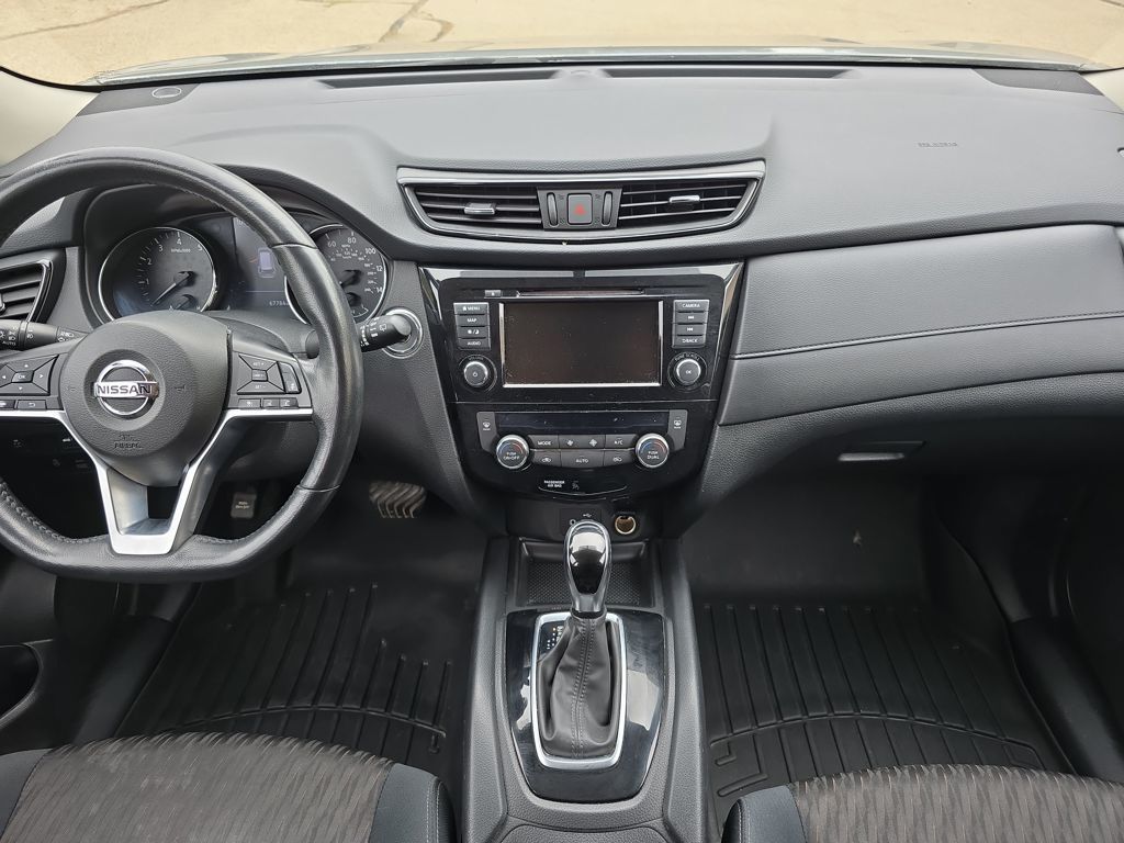 2018 Nissan Rogue SV photo 11