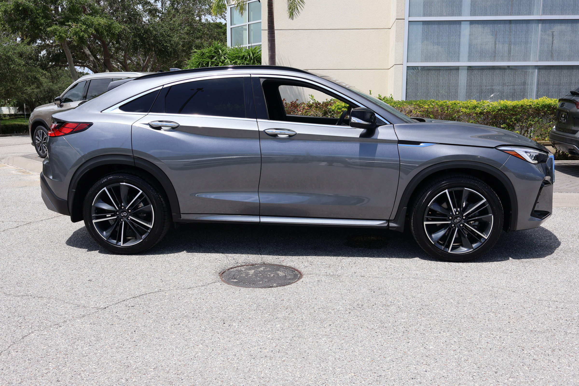 2025 Infiniti QX55 Essential photo 10