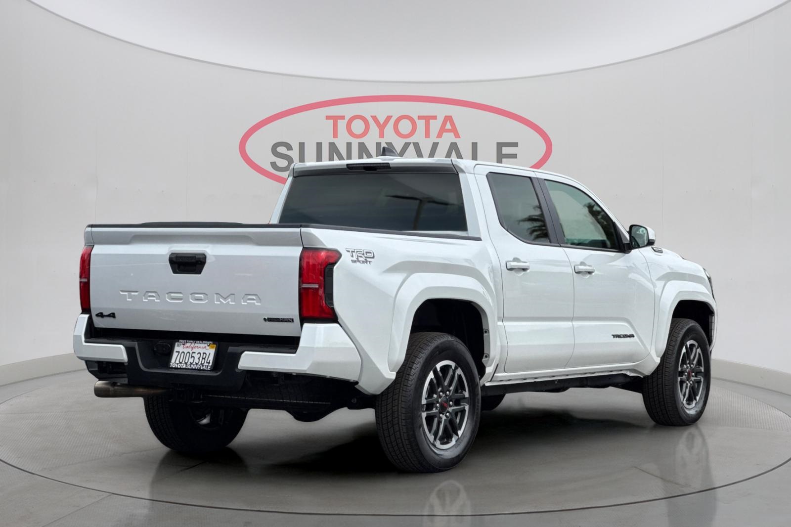 2024 Toyota Tacoma TRD Sport 4x4 photo 2