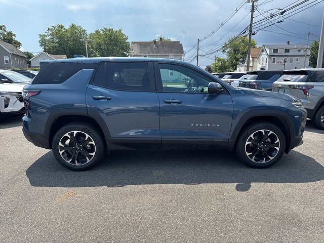 2026 Chevrolet Equinox LT photo 2