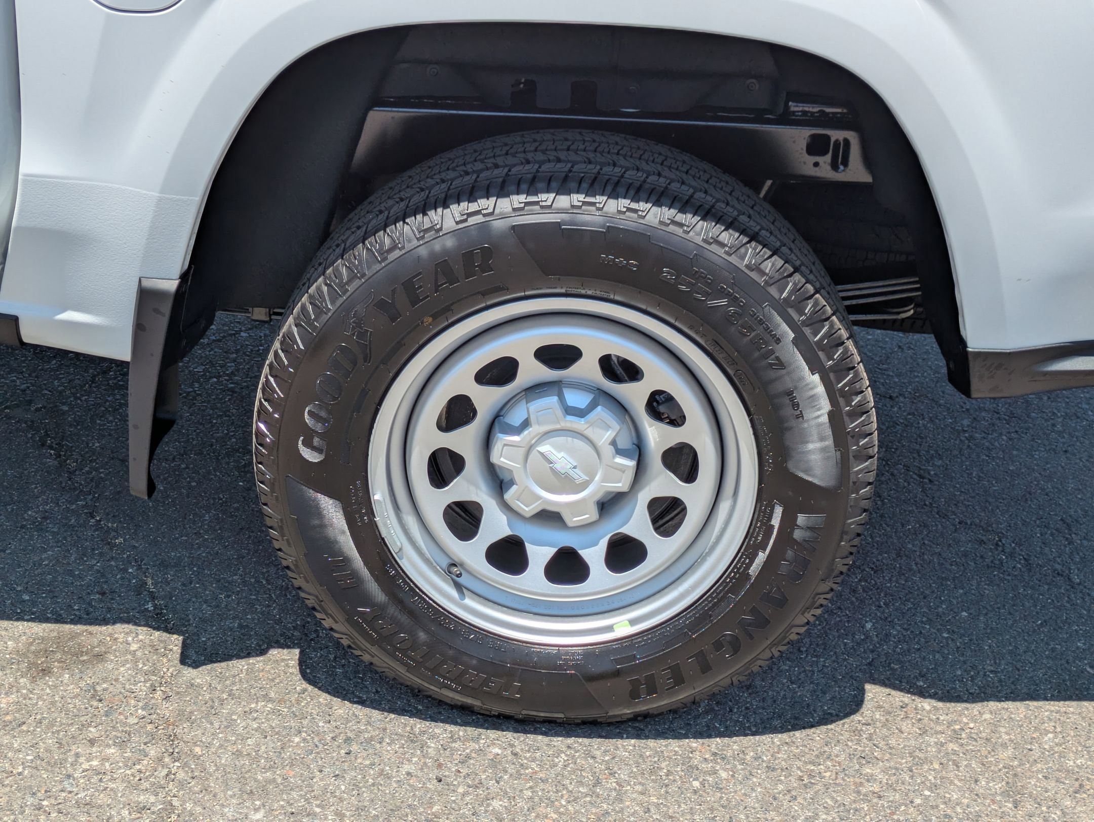 2025 Chevrolet Colorado LT photo 9