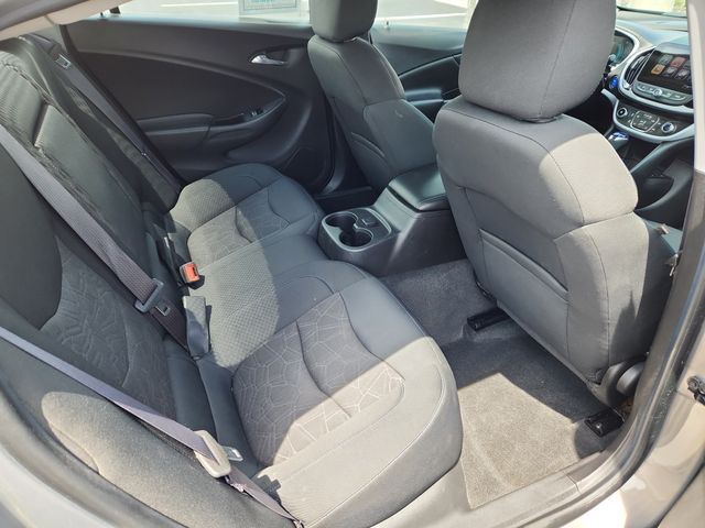 2017 Chevrolet Volt LT photo 21