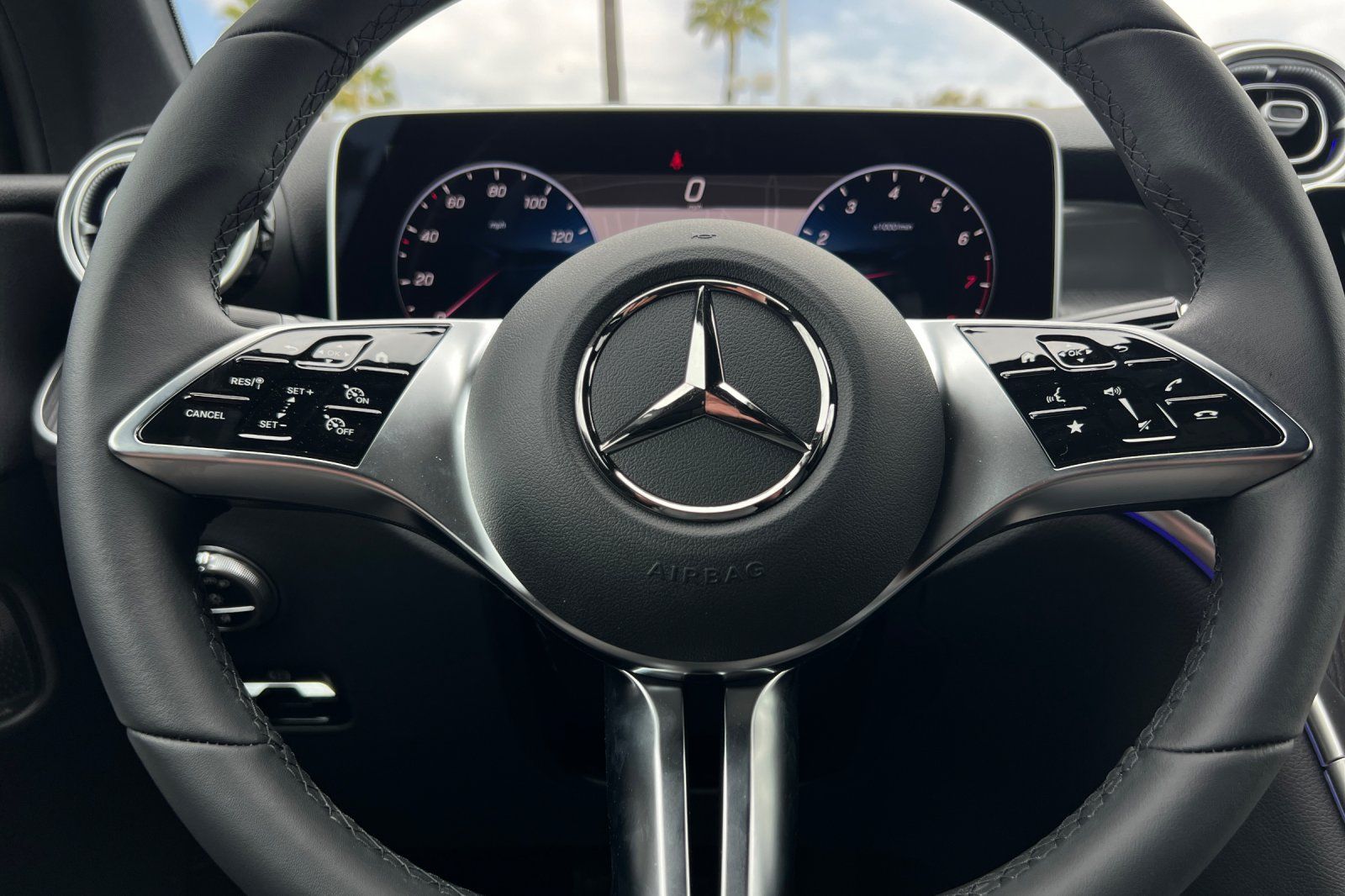 2025 Mercedes Benz GLC 300 photo 18