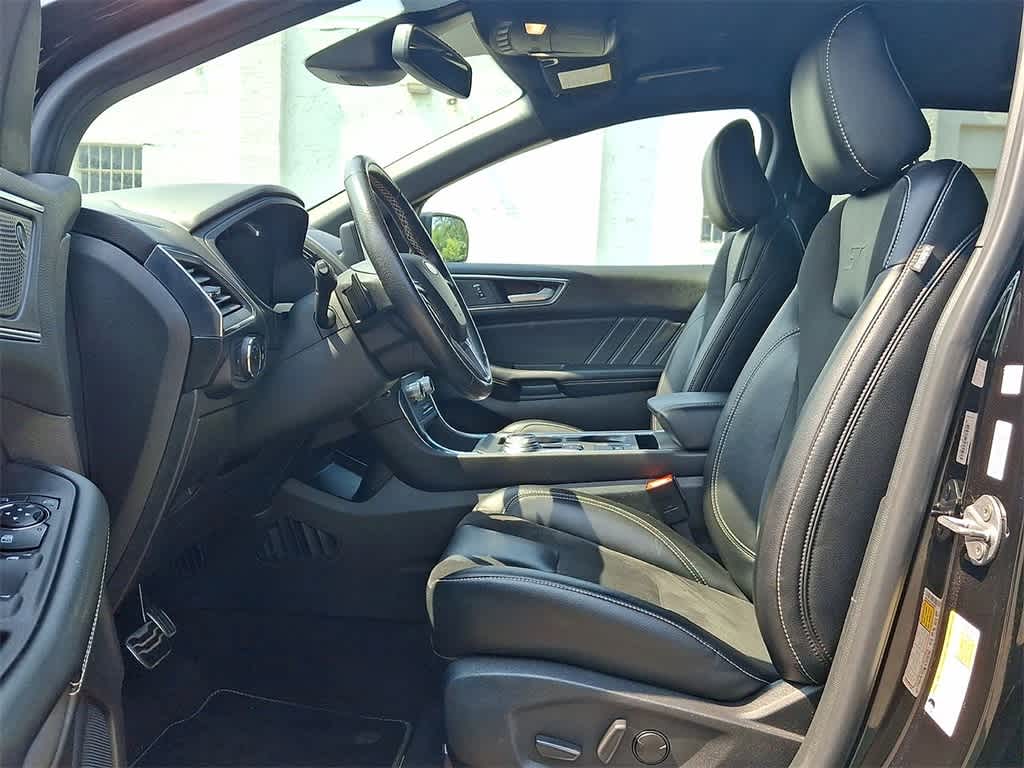 2023 Ford Edge ST photo 14
