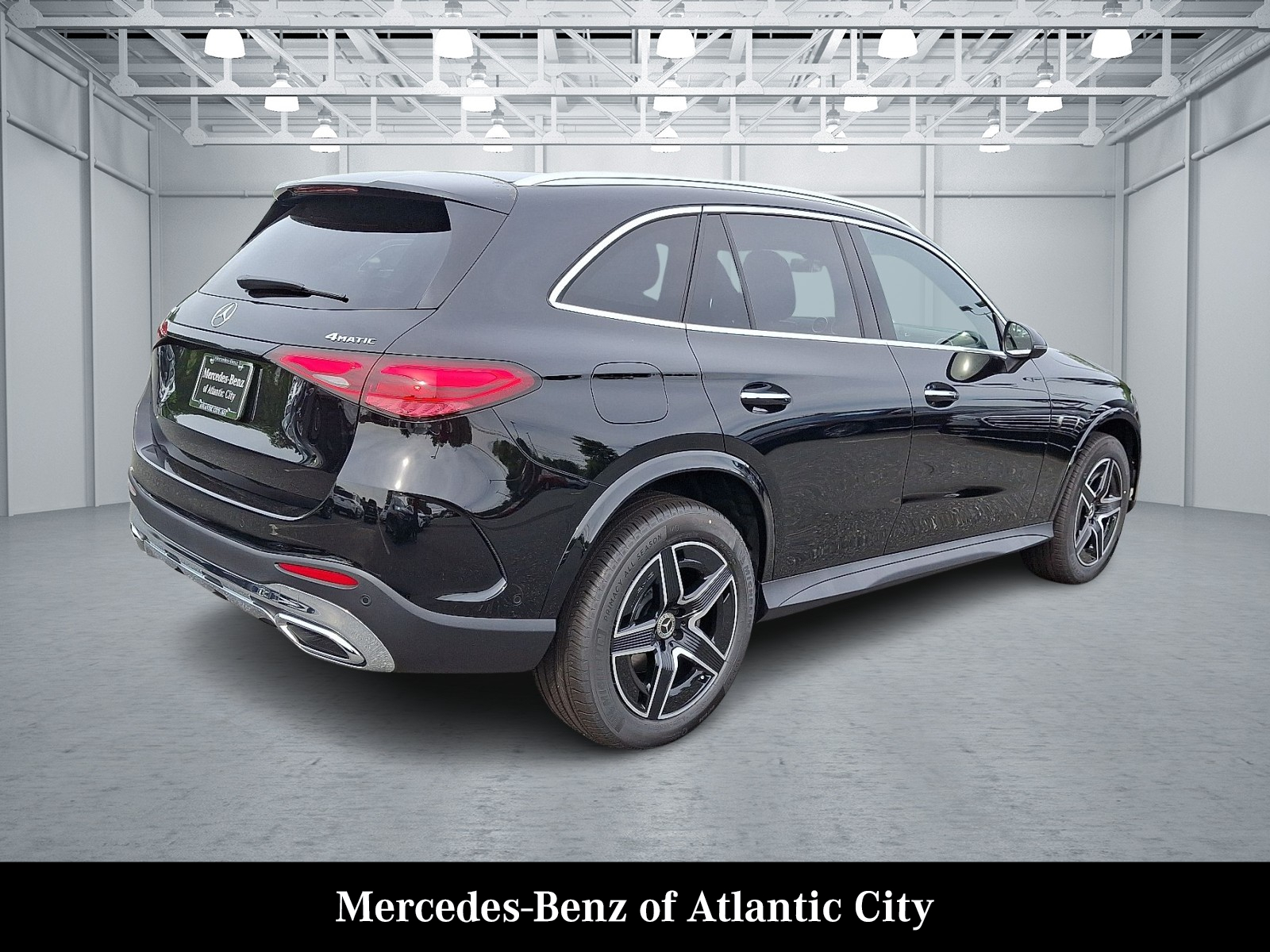 2025 Mercedes Benz GLC 300 4MATIC photo 4
