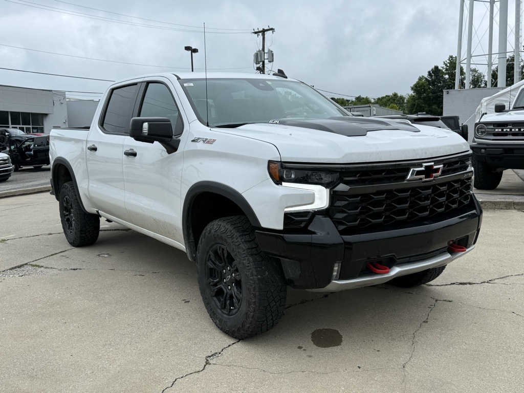 2023 Chevrolet Silverado 1500 ZR2 photo 2