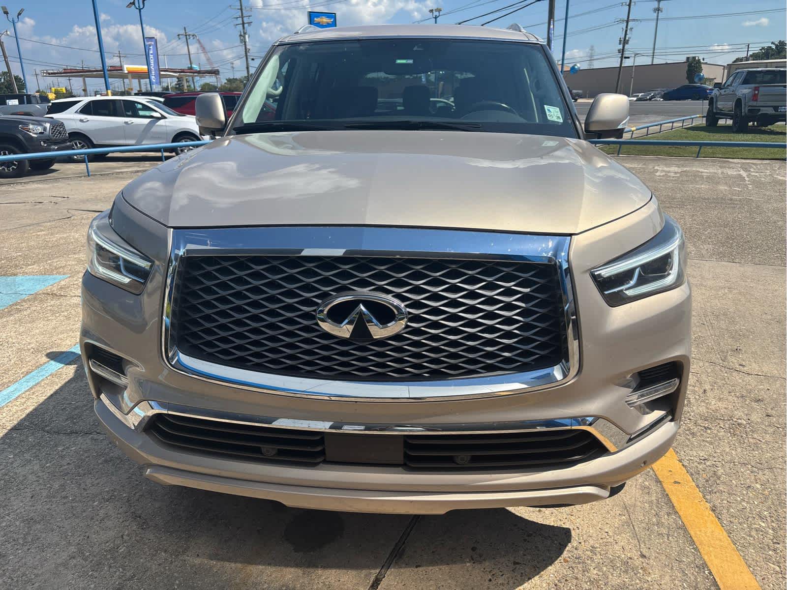 2019 Infiniti QX80 Luxe photo 5