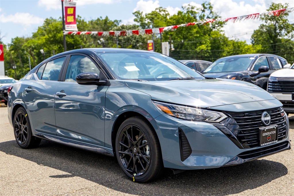 2025 Nissan Sentra SR Midnight Edition photo 3