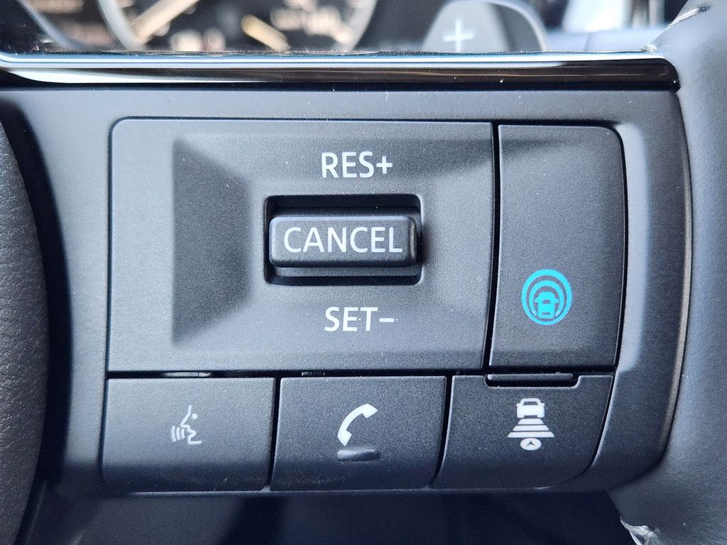 2025 Nissan Pathfinder SL photo 16