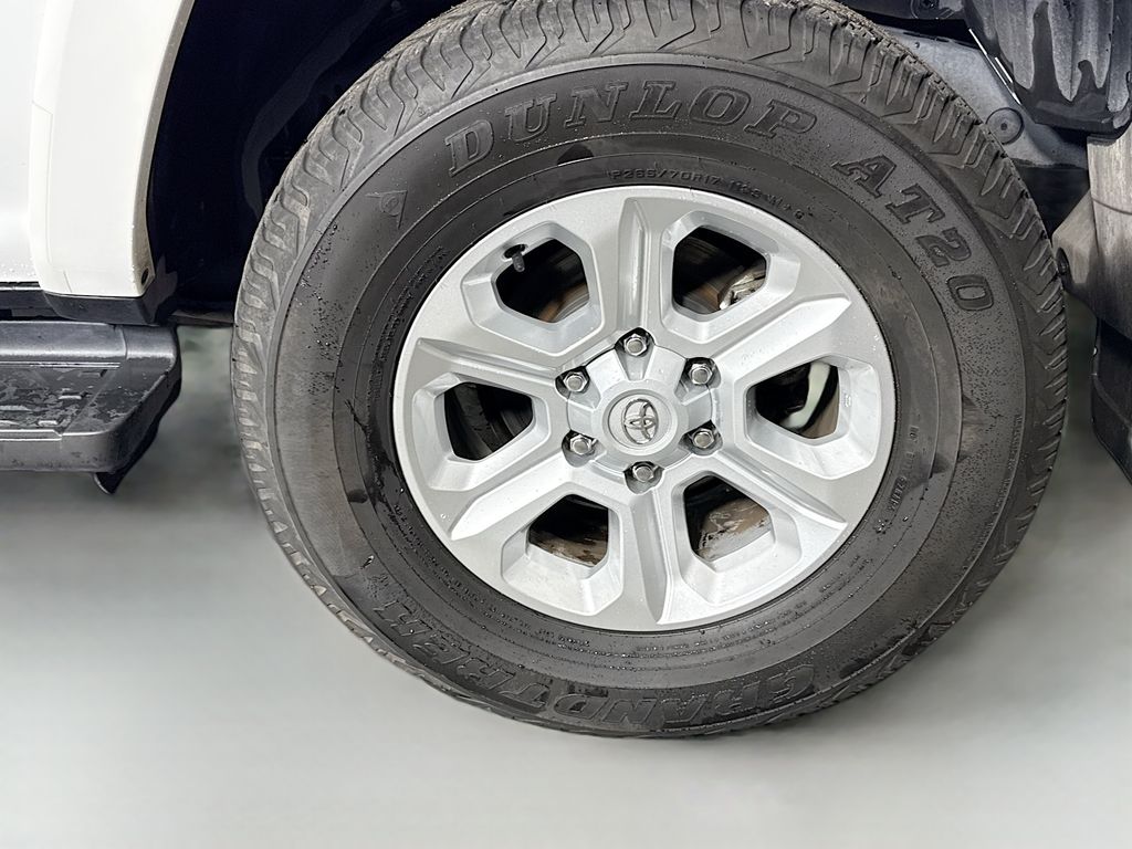 2024 Toyota 4Runner SR5 Premium photo 29