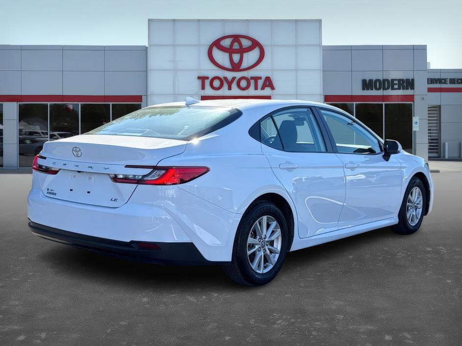 2025 Toyota Camry LE photo 4