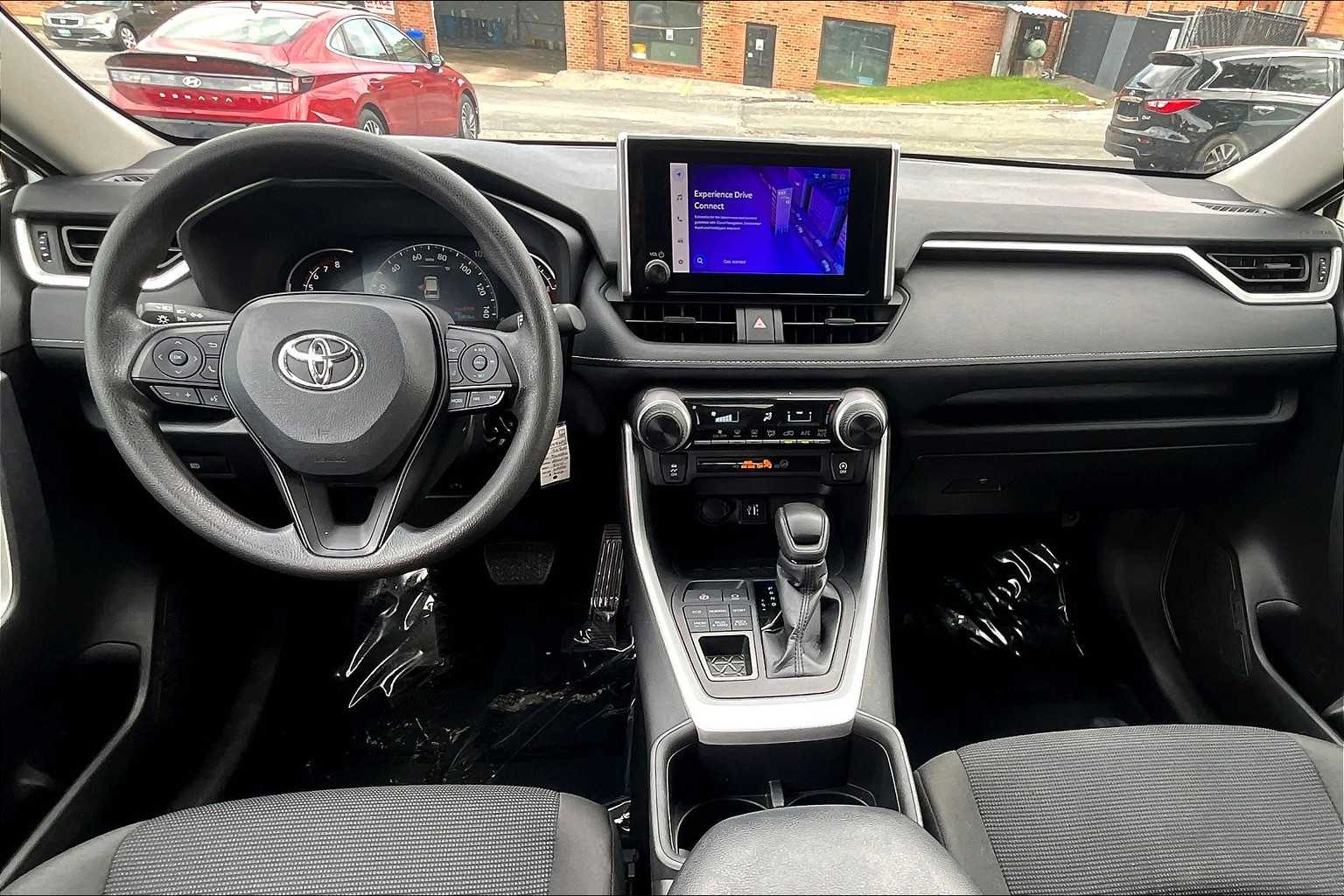 2024 Toyota RAV4 LE photo 8
