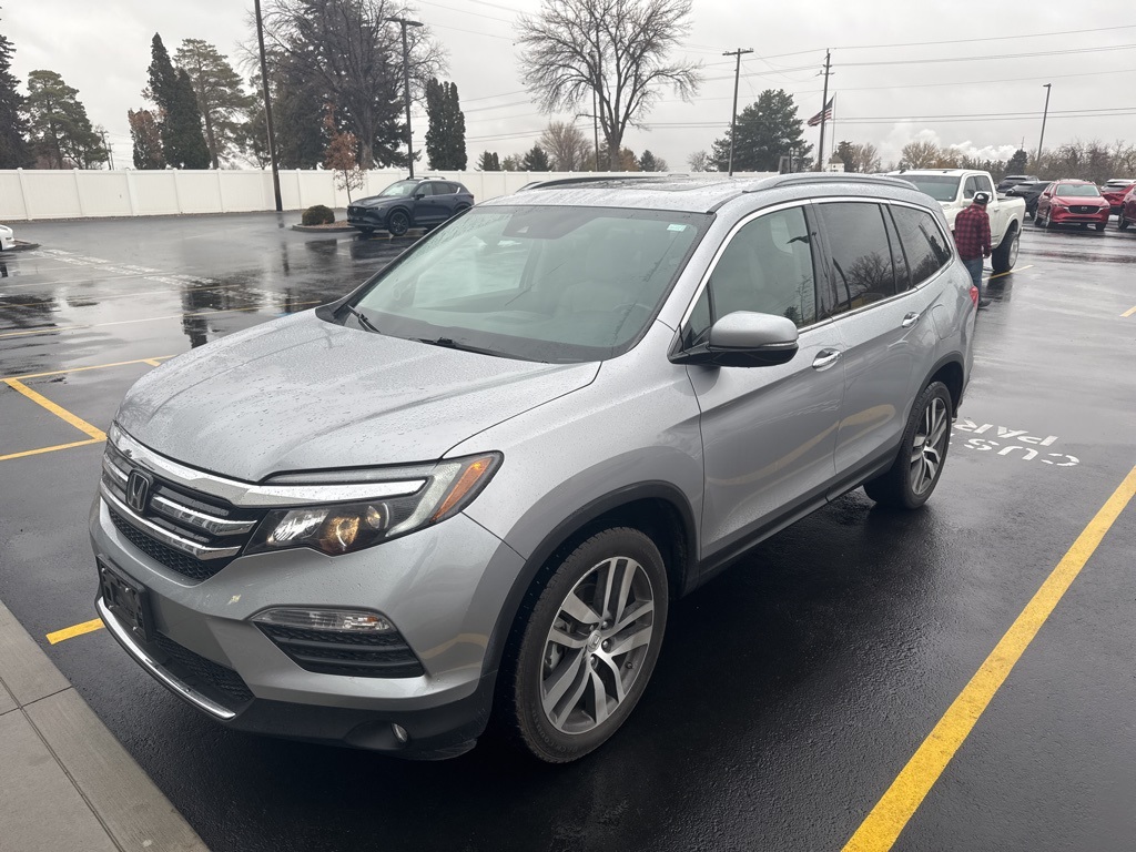 2016 Honda Pilot Touring photo 2