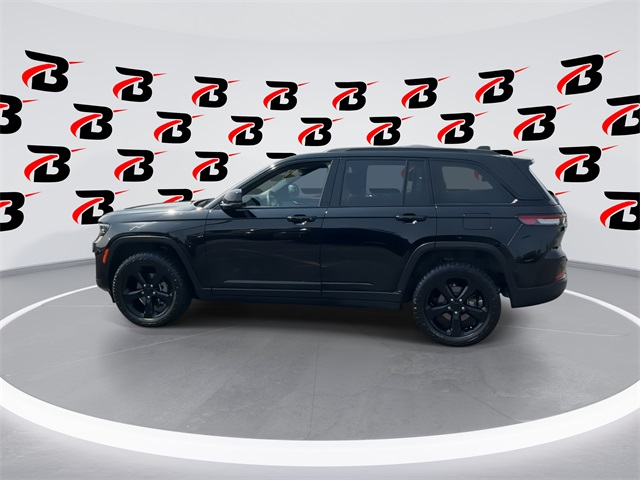 2023 Jeep Grand Cherokee Laredo Altitude photo 5