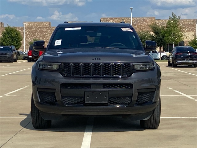 2024 Jeep Grand Cherokee Altitude photo 2