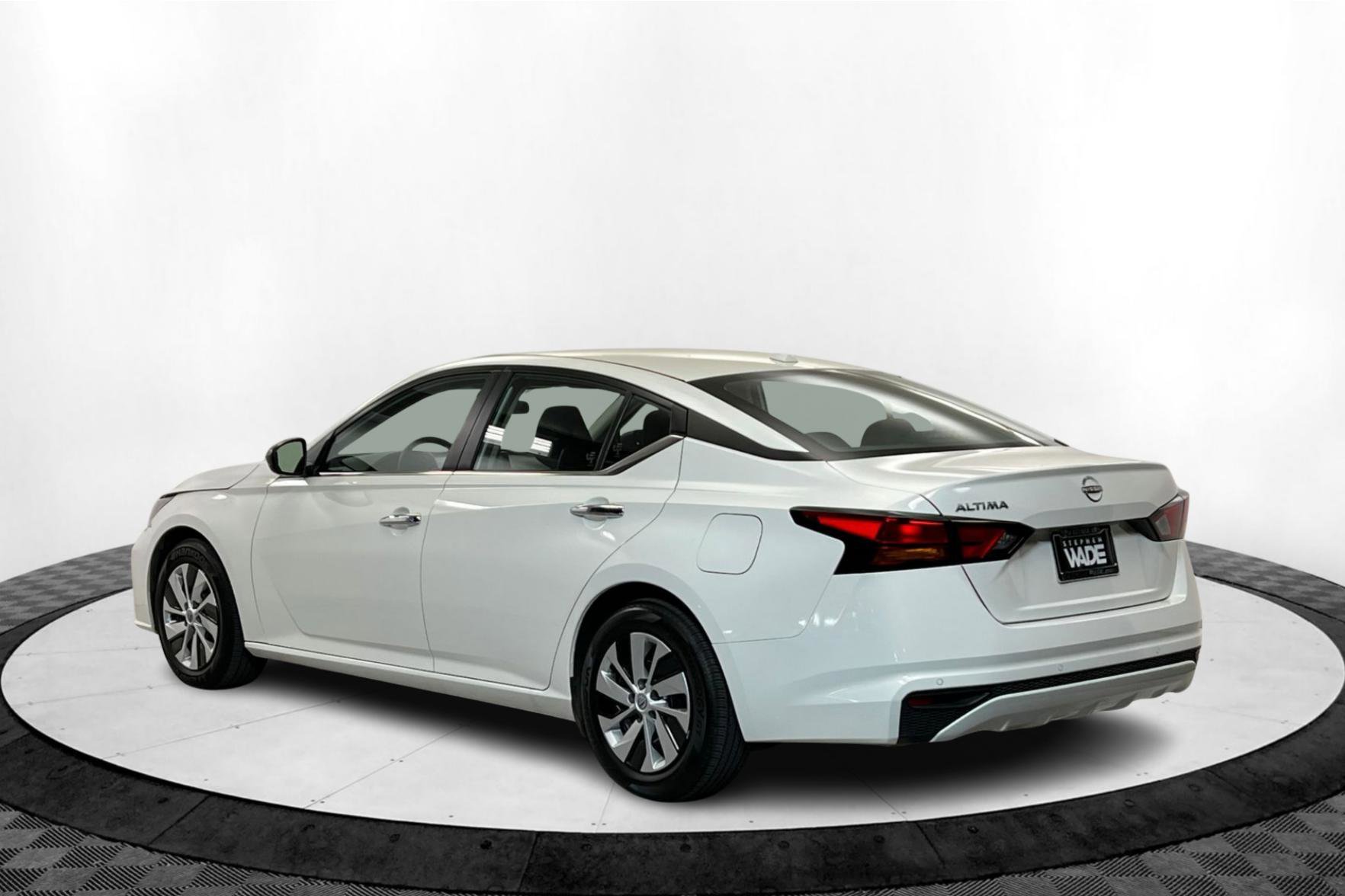 2025 Nissan Altima S photo 3