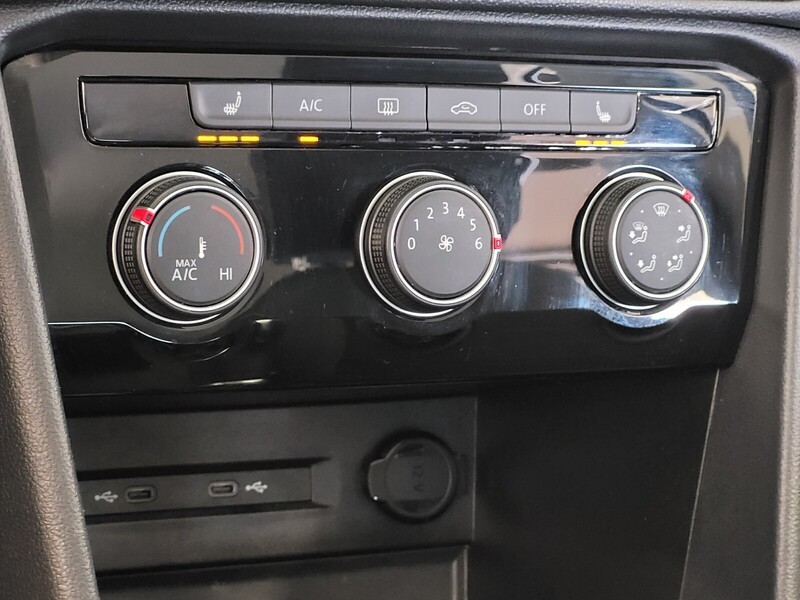 2023 Volkswagen Taos SE photo 22