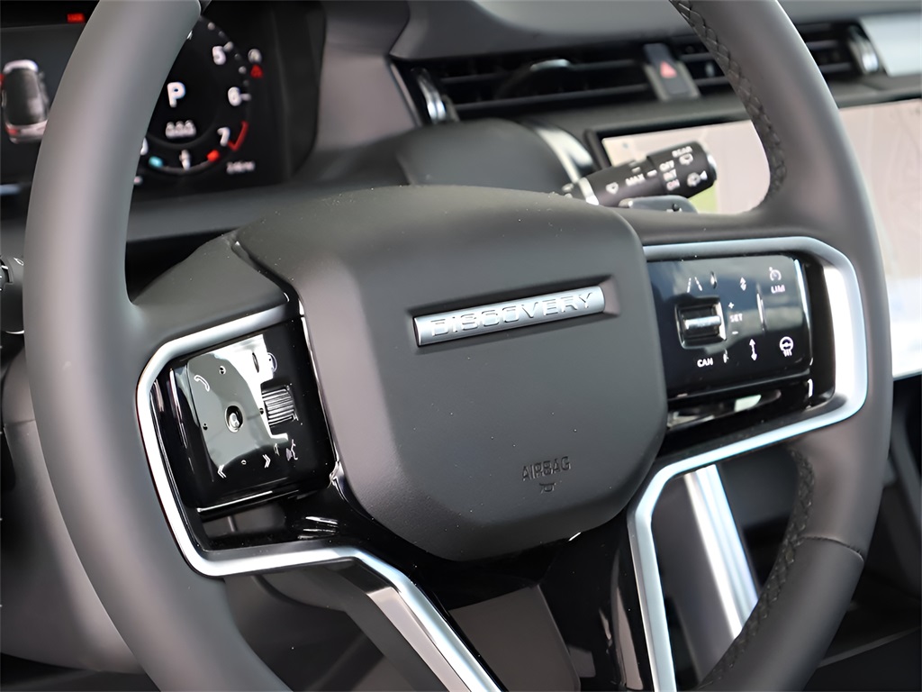 2025 Land Rover Discovery Sport SE photo 19