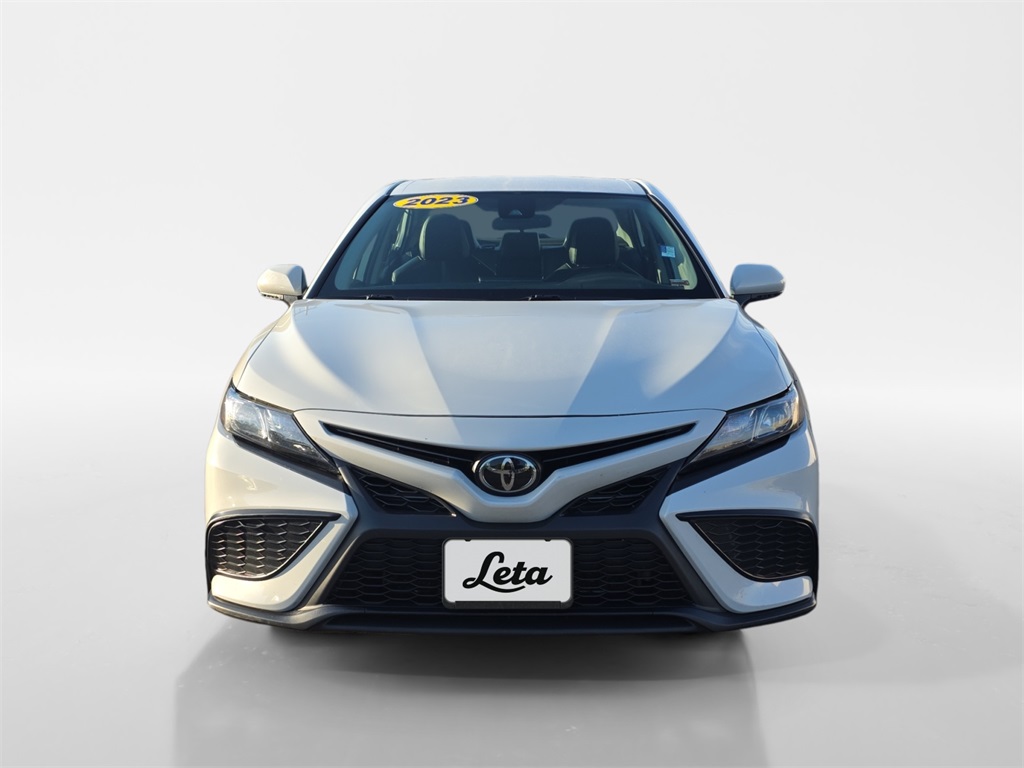 2023 Toyota Camry SE photo 3
