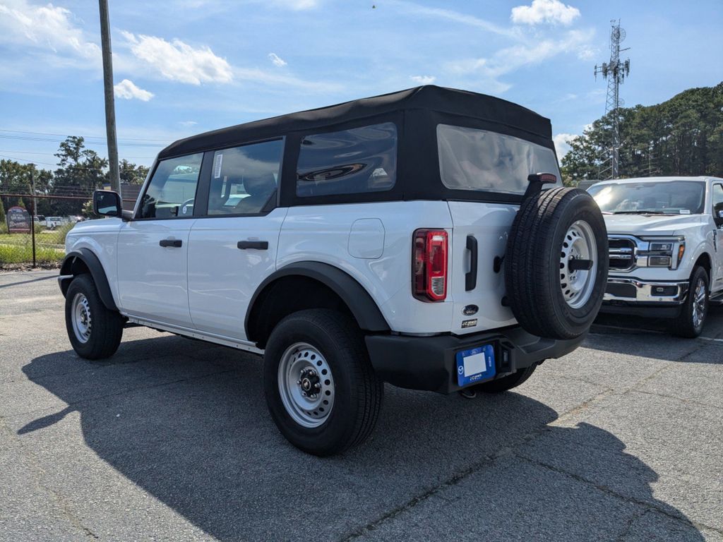 2025 Ford Bronco Base photo 5