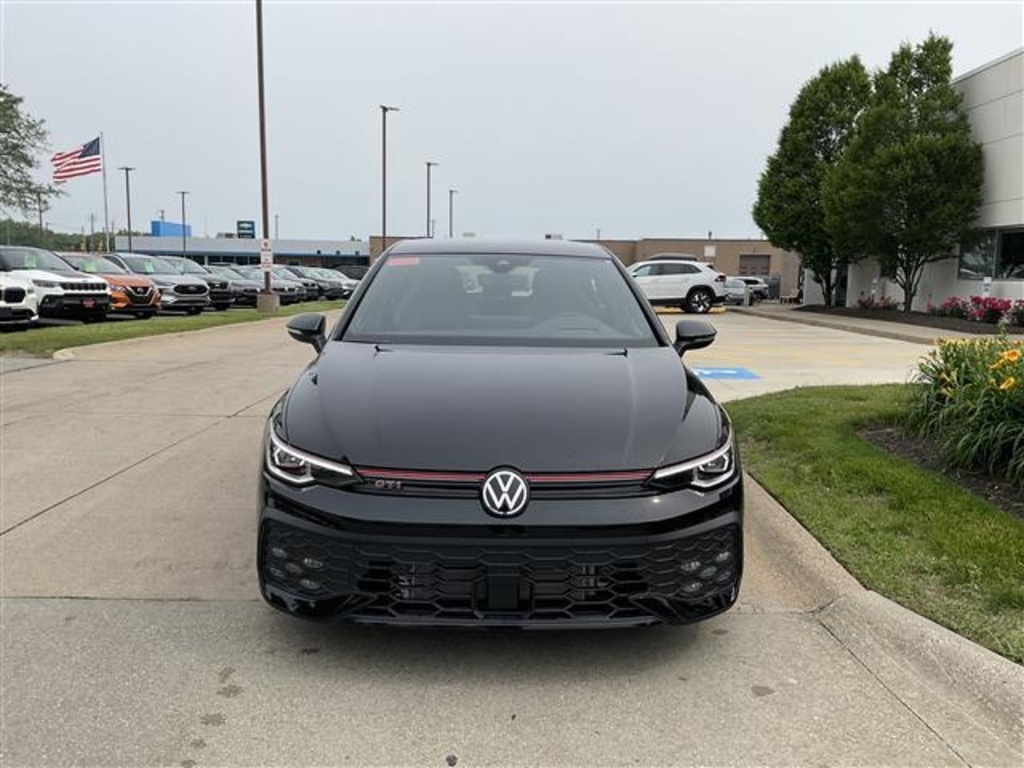 2025 Volkswagen Golf GTI Autobahn photo 2