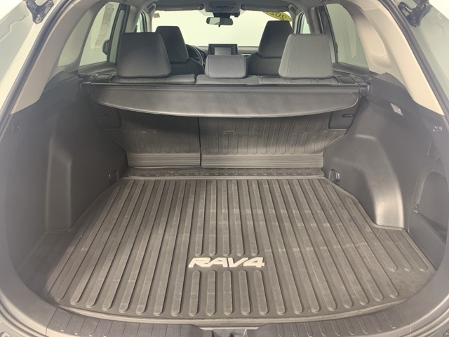 2021 Toyota RAV4 Hybrid XLE photo 27