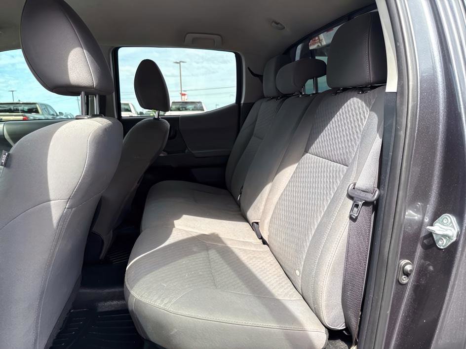 2021 Toyota Tacoma SR5 photo 12