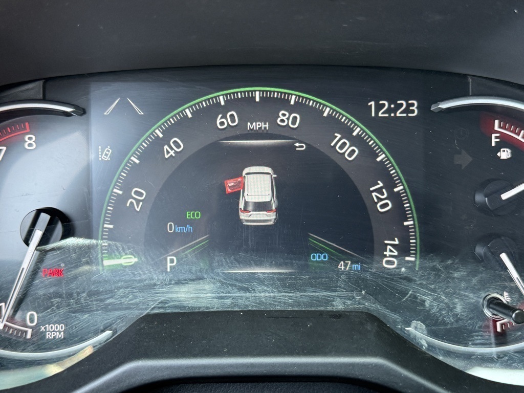 2025 Toyota RAV4 LE photo 25