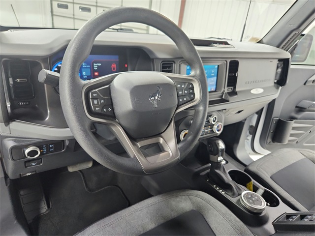 2023 Ford Bronco Base photo 18