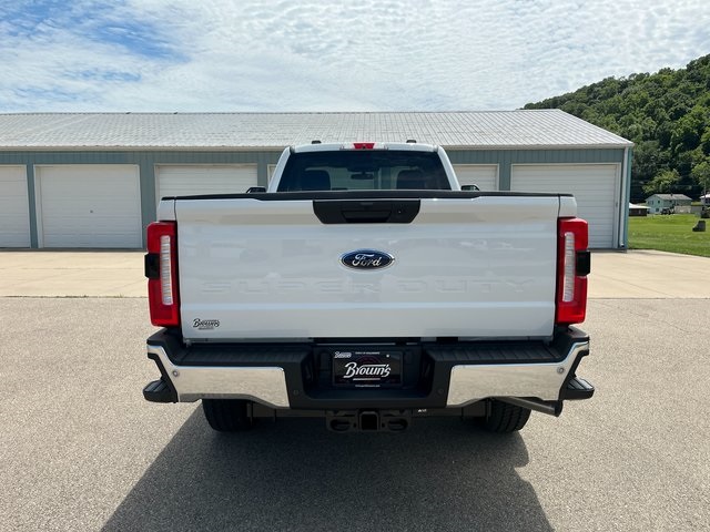 2025 Ford F-350 XLT photo 2