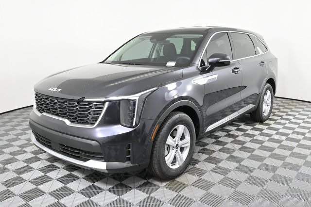 2026 Kia Sorento S photo 2