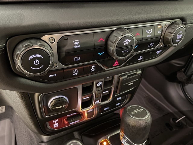2025 Jeep Gladiator Mojave photo 28
