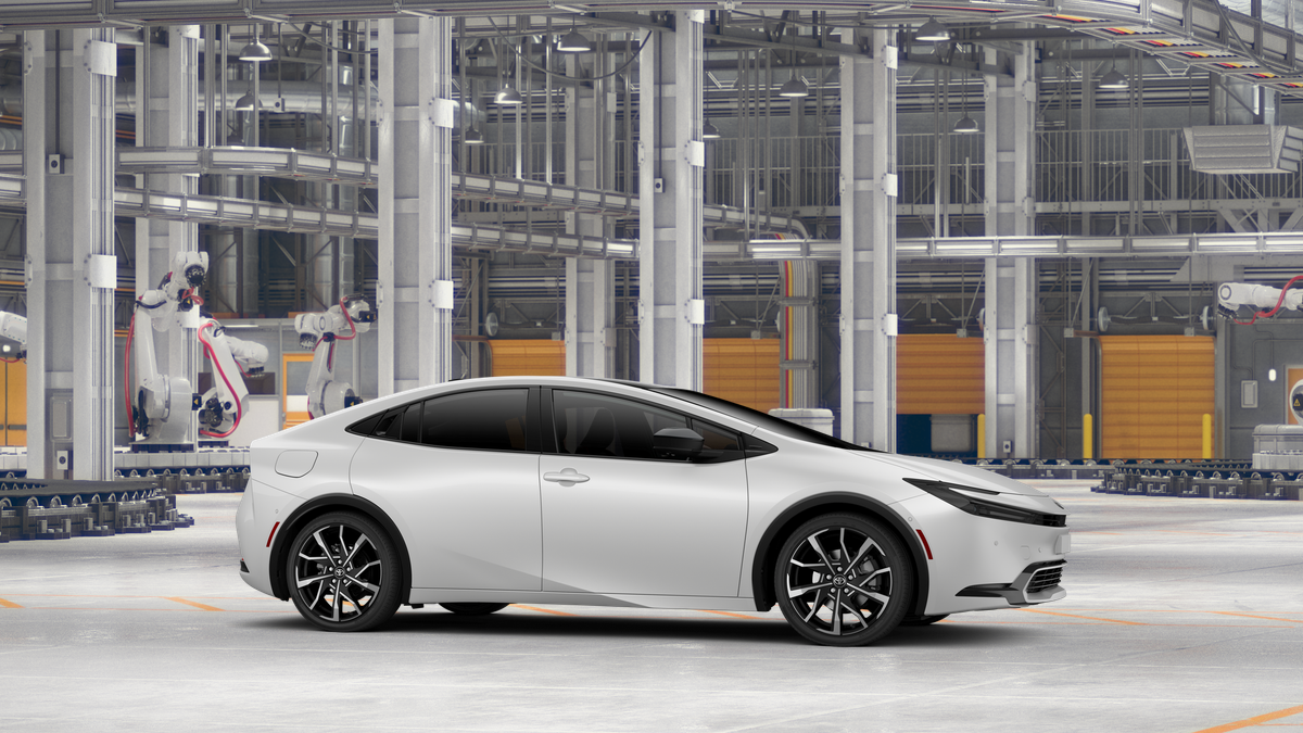 2026 Toyota Prius Plug-in Hybrid XSE Premium photo 13