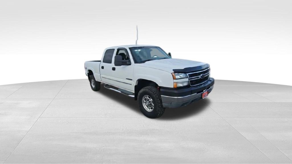 2006 Chevrolet Silverado 2500HD LT photo 2