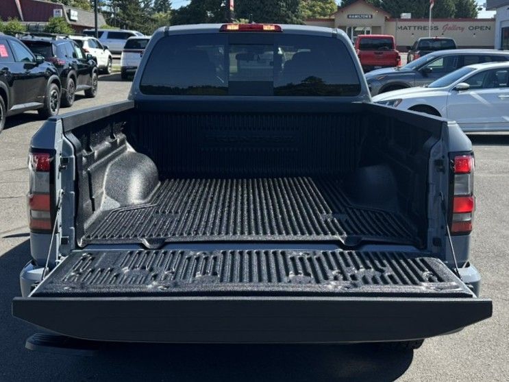 2025 Nissan Frontier PRO-4X photo 9