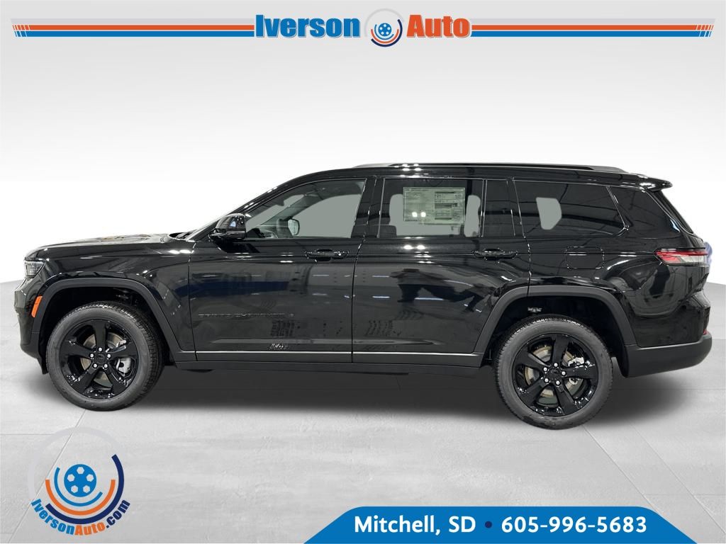 2025 Jeep Grand Cherokee Limited photo 2